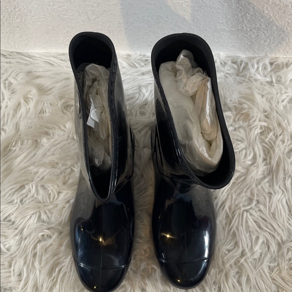 UGG Sienna Rain Boot Waterproof Black High-Gloss Finish Size 9 NEW - Picture 3 of 15